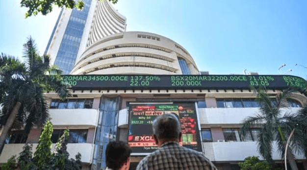 Stock Market Today: शुरुआती कारोबार में सेंसेक्स-निफ्टी पर दबाव, सेंसेक्स 80 अंक टूटा; निफ्टी 24,050 के नीचे