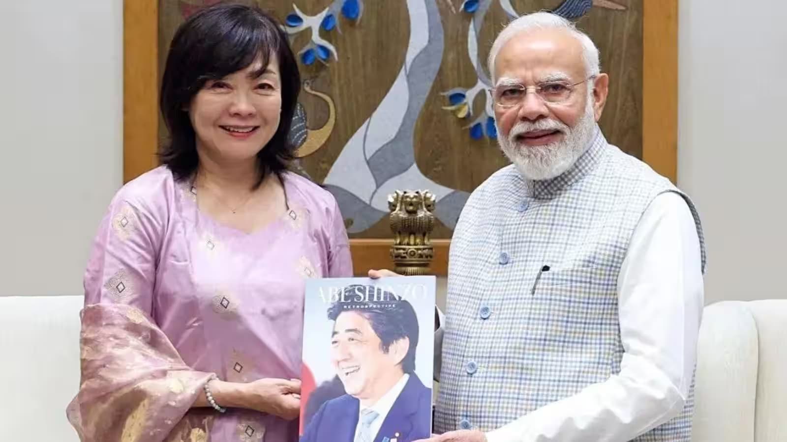 भारत-जापान के प्रगाढ़ संबंधों की भावपूर्ण और ऐतिहासिक स्मृति: प्रधानमंत्री मोदी ने दिवंगत जापानी पीएम शिंजो आबे की पत्नी श्रीमती अकी आबे से की विशेष भेंट