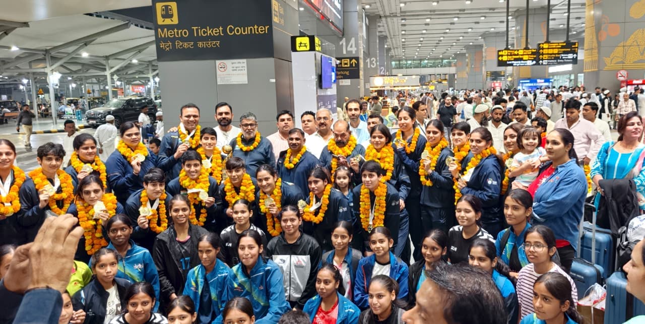 ढाका में भारतीय महिला हैंडबॉल टीम ने स्वर्ण पदक जीतकर लहराया परचम