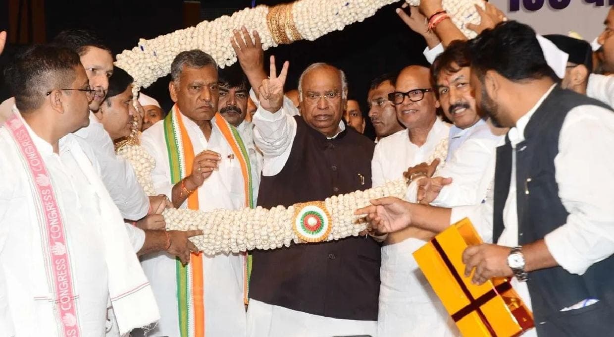 मल्लिकार्जुन खरगे ने श्रीबाबू की विरासत से साधे 3 निशाने, क्या बिहार में बच पाएगी कांग्रेस की साख?