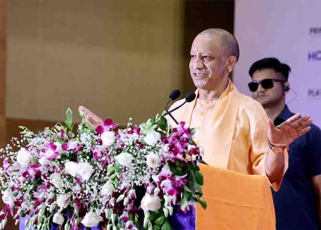 अयोध्या से चित्रकूट तक गूंजे रामायण के श्लोक, प्रदेश के सभी जिलों में धूमधाम से मनाई गई महर्षि वाल्मीकि जयंती