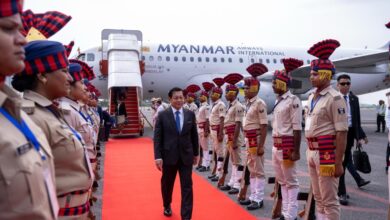 Photo of Myanmar President begins his five- day India visit with payers at Mahabodhi Temple in Bodh Gaya, Bihar