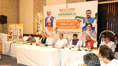 Photo of Union Minister Manohar Lal Launches Swachh Mobile App in West Bengal
