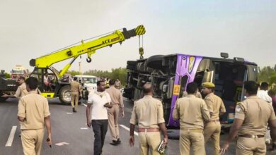 Photo of Six killed and 21 injured as bus overturns on Lucknow-Agra Expressway