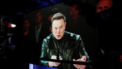 Photo of Musk becomes world’s first trillionaire as SpaceX shares jump