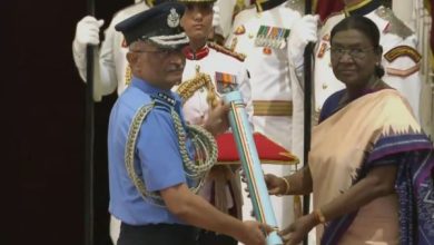 Photo of President Droupadi Murmu presents Gallantry Awards at Defence Investiture Ceremony
