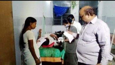 Photo of पुलिस पार्टी पर हमले में थानाध्यक्ष सहित 10 पुलिसकर्मी घायल, दस गिरफ्तार