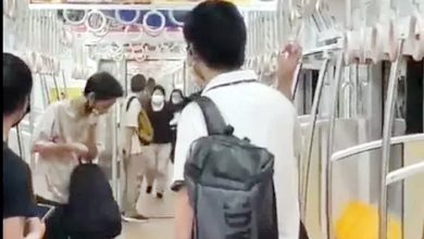 Photo of टोक्यो में हमलावर ने 10 लोगों को ट्रेन में चाकू मारा, दो की हालत नाजुक