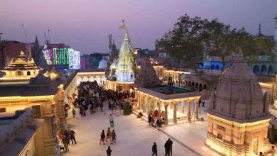 Photo of महाशिवरात्रि: शिवयोग में काशी विश्वनाथ के स्वर्णिम दरबार में आस्था की कतार, अखंड जलधार