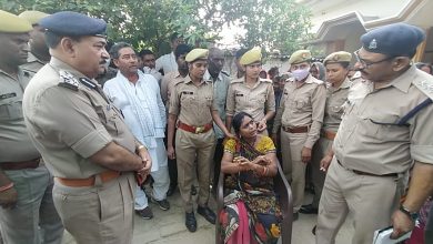 Photo of देवरिया : दो भाईयों की चाकू से गोदकर हत्या, सौतेली मां सहित तीन गिरफ्तार