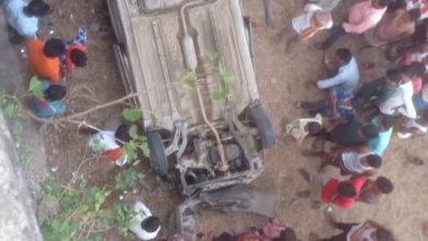 Photo of बारातियों से भरी कार नदी में गिरी, पांच की मौत,दो घायल