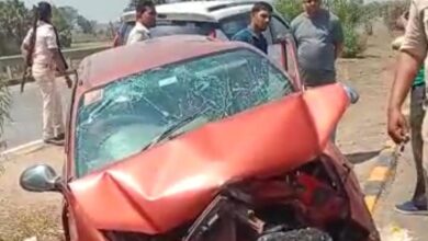Photo of बैंक ऑफिसर सपरिवार हुए दुर्घटना के शिकार,दो की मौत चार गम्भीर