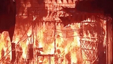 Photo of कानपुर किदवई नगर में लगी भीषण आग, 10 दुकानें जलकर खाक