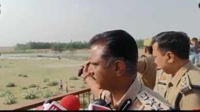 Photo of शाहजहांपुर में ट्रैक्टर ट्राली पुल की रेलिंग तोड़कर नीचे गिरी, 13 की मौत