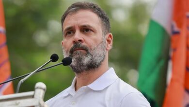 Photo of राहुल गांधी को नए पासपोर्ट के लिए दिल्ली की अदालत से मिली एनओसी की इजाजत