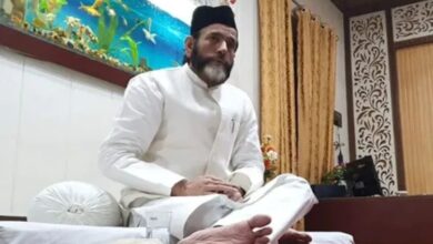 Photo of अतीक के समर्थन में भड़काऊ टिप्पणी करने पर मौलाना तौकरी रजा पर केस