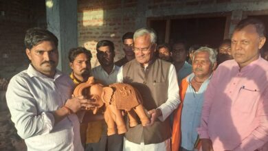 Photo of उत्तराखंड के पूर्व सीएम हुए टेराकोटा के मुरीद, बोले अद्भुत है यह माटी शिल्प