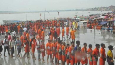 Photo of वाराणसी: सावन माह के पहले सोमवार पर यादव बंधुओं ने किया बाबा विश्वनाथ का जलाभिषेक