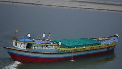 Photo of मालवाहक जहाज को हरी झंडी: भारत-बांग्लादेश के बीच नदी बंदरगाहों से व्यापार शुरू
