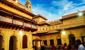 Photo of माता सीता को मुंह दिखाई में मिला था अयोध्या का यह महल, श्रीकृष्ण से भी जुड़ा है इसका इतिहास