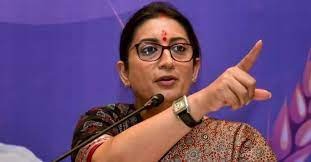 Photo of एक औरत ही औरत की दुश्मन होती है’, स्मृति ईरानी के ‘मासिक धर्म महिला की विकलांगता नहीं’ वाले बयान पर भड़के लोग, देखें रिएक्शन