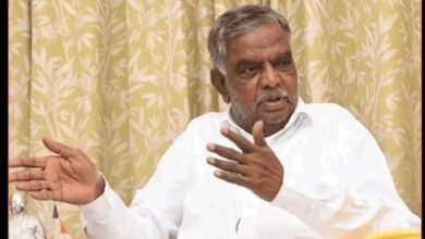 Photo of पूर्व केंद्रीय मंत्री श्रीनिवास के निधन पर कर्नाटक में आज रहेगी छुट्टी