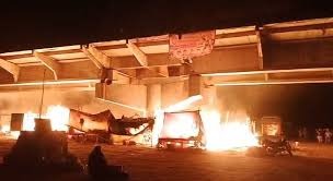 Photo of मुर्शिदाबाद में फिर गुटीय संघर्ष के दौरान बमबारी से तनाव