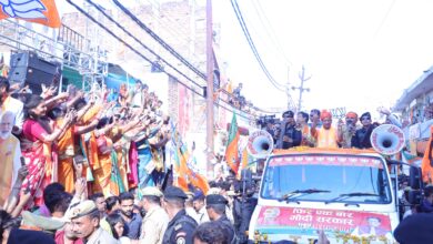 Photo of बजरंग बली के दरबार में मत्था टेकने के बाद मुख्यमंत्री ने रोड शो को किया प्रारंभ