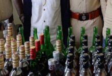 Photo of रिश्वत लेकर शराब मामले में आरोपी को छोड़ने के मामले में उत्पाद दारोगा निलंबित
