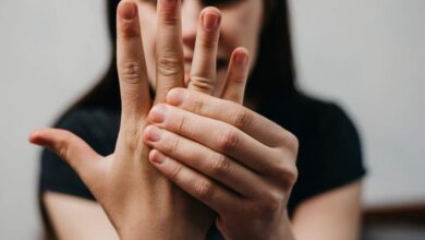 Photo of झुनझुनी, सुन्नपन और झनझनाहट से हैं परेशान? इस बीमारी के हैं लक्षण, बिल्कुल न करें नजरअंदाज