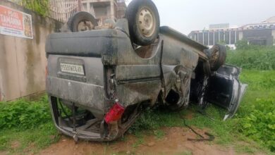 Photo of लखनऊ में भीषण सड़क हादसा, निजी स्कूली वैन के पलटने से 6 बच्चे घायल