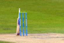 Photo of घरेलू हिंसा मामलों के बीच माइकल स्लेटर से छिना हॉल ऑफ फेम का दर्जा