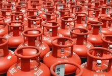 Photo of LPG Cylinder Price: सरकार ने दिया नए साल का तोहफा, व्यावसायिक एलपीजी सिलेंडर की कीमतें घटीं