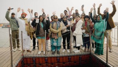 Photo of अंतर्राष्ट्रीय प्रतिनिधियों ने लगाई संगम में डुबकी, बोले- महाकुम्भ दे रहा दुनिया को एकता का संदेश