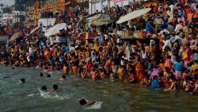 Photo of पौष पूर्णिमा से पहले ही संगम पहुंचकर लाखों श्रद्धालुओं ने किया महास्नान