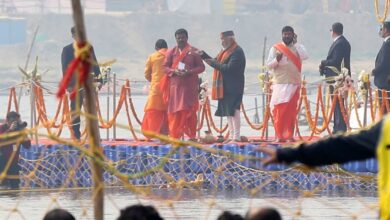 Photo of आस्था की डुबकी लगाकर पीएम मोदी ने दिया एकता का संदेश