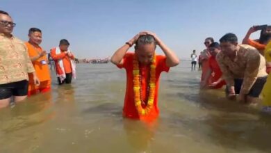 Photo of सिक्किम के मुख्यमंत्री प्रेम सिंह तमांग ने त्रिवेणी संगम में किया पवित्र स्नान