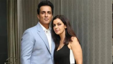 Photo of सोनू सूद की पत्नी सोनाली सूद का हुआ एक्सीडेंट , मुंबई-नागपुर हाईवे पर कार की हुई ट्रक से भिड़ंत