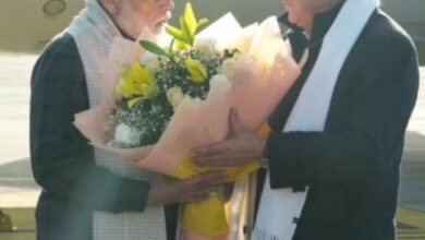 Photo of प्रधानमंत्री मोदी पहुंचे उत्तराखंड, मुख्यमंत्री और विधानसभा अध्यक्ष ने किया स्वागत