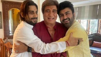 Photo of राज बब्बर के बेटे प्रतीक ने बदला अपना सरनेम, उनकी इस हरकत पर भड़के सौतेले भाई आर्य, बोले- ‘नाम बदल सकते हैं वजूद नहीं’