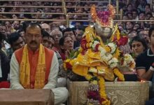 Photo of महाकालेश्वर मंदिर में भस्म आरती में शामिल हुए केशव प्रसाद मौर्य, कहा- सभी लोगों का कल्याण करें भगवान