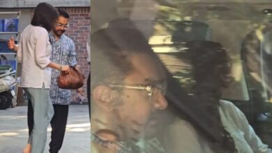 Photo of गर्लफ्रेंड गौरी स्प्रैट का कार के बाहर इंतजार करते दिखे आमिर खान, इस तरह केयर करते आए नजर, Video वायरल