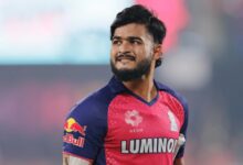 Photo of आईपीएल 2026 : कप्तान रियान पराग पर गिरेगी गाज? ड्रेसिंग रूम में वैपिंग करते कैमरे में कैद!