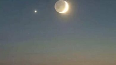 Photo of आकाश में आज शाम पृथ्‍वी की चमक से चमकेगा चंद्रमा, रहेगा हंसियाकार