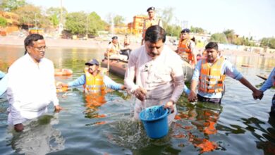 Photo of उज्जैन : क्षिप्रा नदी में स्वच्छता अभियान, मुख्यमंत्री मोहन यादव ने दिया योगदान