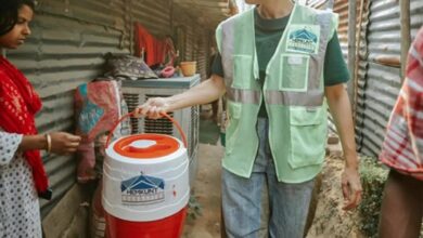 Photo of गर्मी से राहत के लिए तापसी पन्नू ने बांटे वटर कूलिंग जग, शेयर किया वीडियो