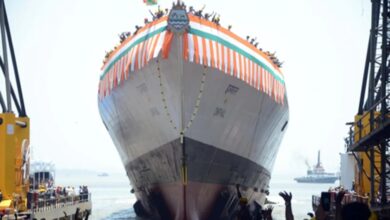 Photo of डिफेंस शेयरों में पैनिक खरीदारी न करें, लंबी अवधि का नजरिया रखें : एक्सपर्ट्स