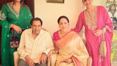 Photo of धर्म-हेमा की शादी को 45 साल पूरे, बेटी ईशा बोलीं- ‘मम्मी-पापा आप मेरी दुनिया’
