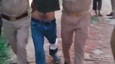 Photo of मुठभेड़ में तीन शातिर लुटेरे गिरफ्तार, एक बदमाश को लगी गोली, दरोगा घायल