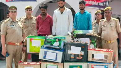 Photo of पुलिस ने पकड़े तीन शातिर अभियुक्त, चोरी हुई लाखों की बैटरी बरामद